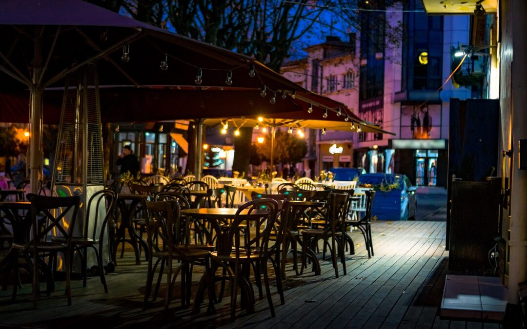 Parasol avec LED : les avantages d’un parasol avec LED