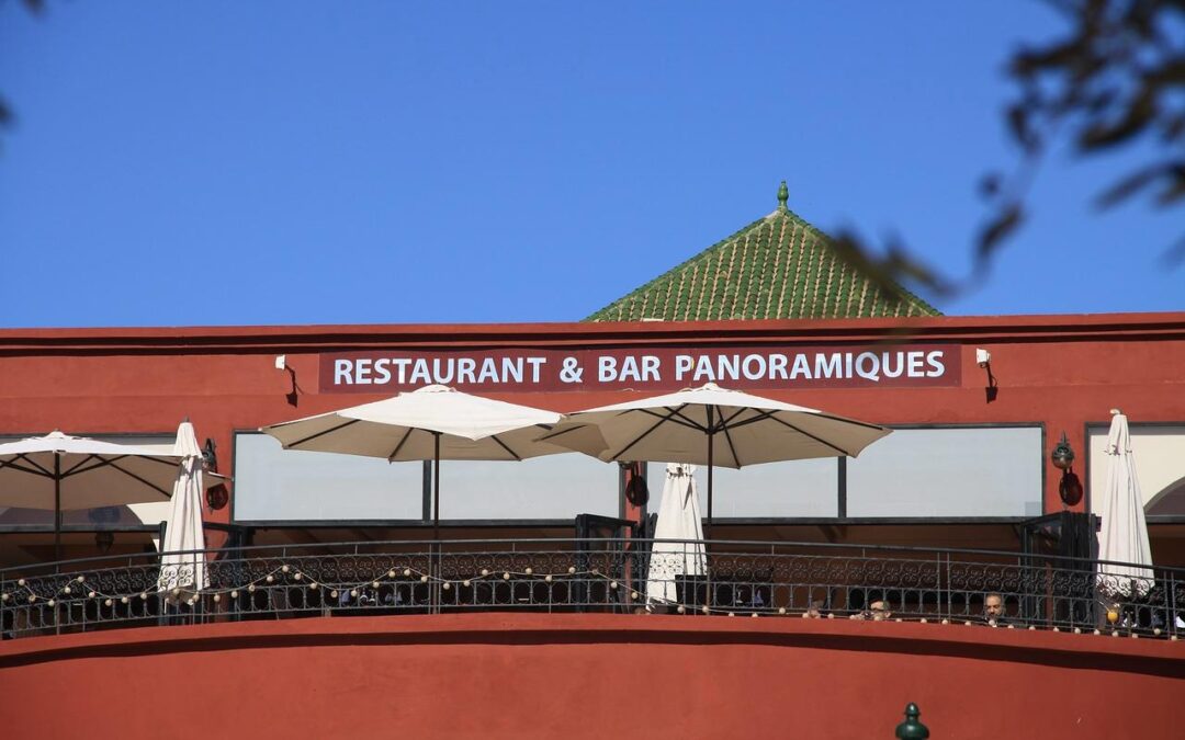Parasol, élément indispensable à la terrasse de votre restaurant